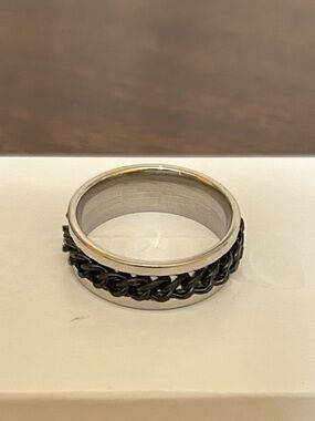 Size 11.75 Men's Silver & Black Chain Fidget Spinner Ring Stainless Steel NWOT